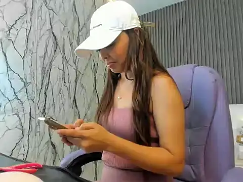 naomis 36 online show from June 14, 2026, 2:08 pm