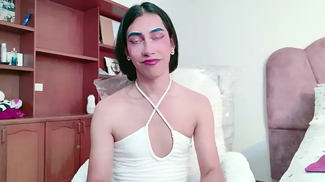 Alexadomina22 online show from May 17, 2026, 6:04 pm