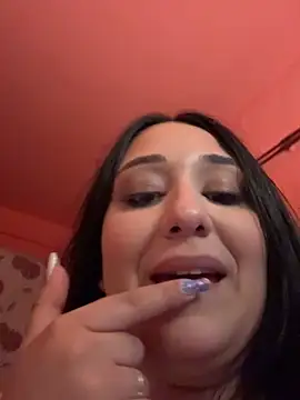 ICEDGLOSS online show from July 8, 2026, 12:42 pm