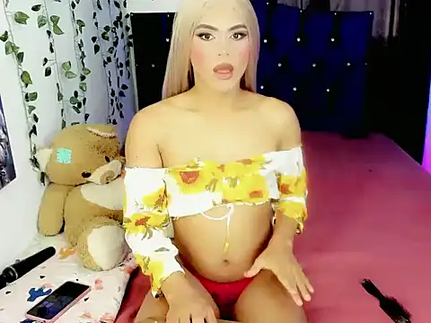 MalloryAlvarez online show from June 15, 2026, 6:54 pm
