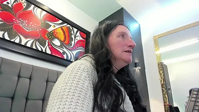 CloeMature online show from May 25, 2026, 4:07 am