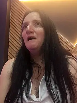 CloeMature online show from May 31, 2026, 11:39 pm