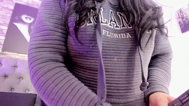 CloeMature online show from June 6, 2026, 3:22 am