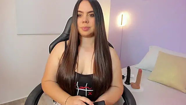 luna blazze  online show from June 19, 2026, 12:42 pm