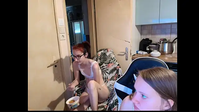 Sexycouple3518 online show from May 27, 2026, 3:53 pm