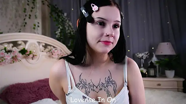 MelaineCore online show from June 5, 2026, 3:18 pm