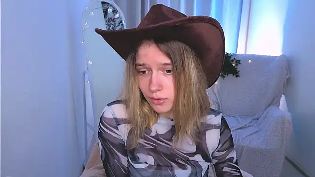MilanaRayy online show from June 23, 2026, 5:27 am