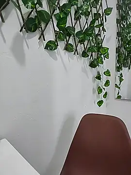 alanahot94 online show from July 15, 2026, 4:12 pm