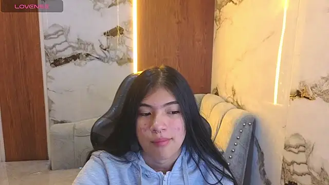 Snapshot of alesia_v_v chatting on July 29, 2026, 3:15 am alesia v v online show from July 29, 2026, 3:15 am