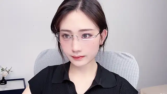  222Mia online show from May 20, 2026, 1:56 am