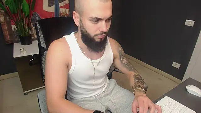 OscarWillss online show from June 6, 2026, 4:17 am