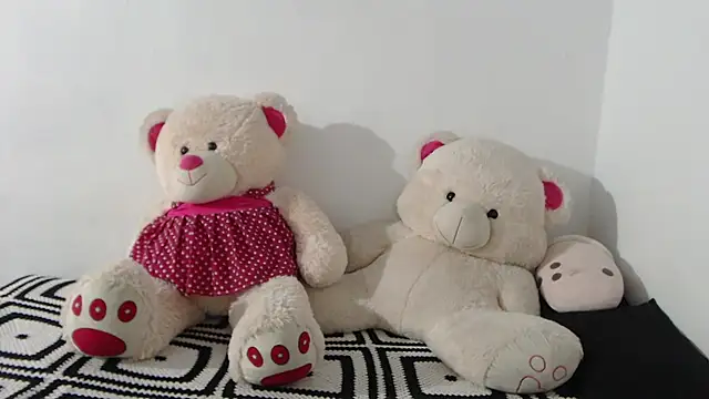 Natalia Dahlia online show from June 28, 2026, 9:10 pm