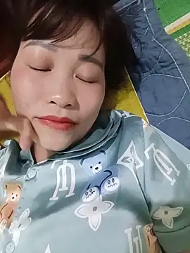 Snapshot of Logii_x chatting on June 4, 2026, 10:32 am Logii x online show from June 4, 2026, 10:32 am