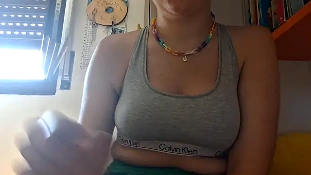 Foxyyy69 online show from July 6, 2026, 8:44 am