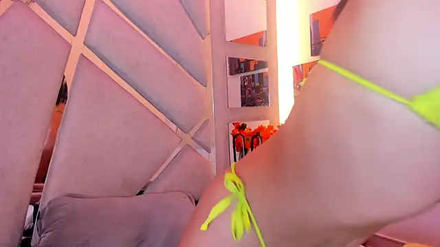Snapshot of haileypetite chatting on June 25, 2026, 1:26 pm haileypetite online show from June 25, 2026, 1:26 pm