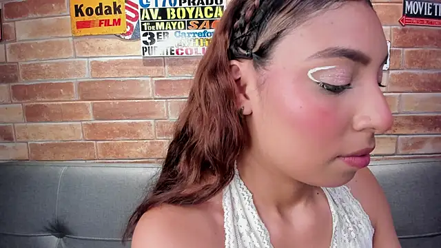 foxy antonela online show from June 24, 2026, 2:43 am