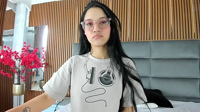 SophiieCalloway1 online show from July 2, 2026, 2:56 pm
