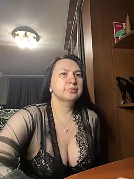 EvaBeautyXxX online show from June 17, 2026, 8:32 pm