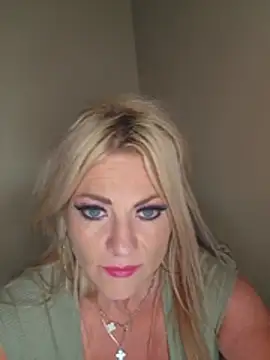 Cherryelectric online show from August 3, 2026, 4:11 am