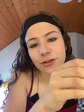 Snapshot of MilaRoseee chatting on July 9, 2026, 5:06 pm MilaRoseee online show from July 9, 2026, 5:06 pm