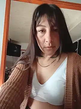 guapitaaa love online show from June 21, 2026, 2:08 pm