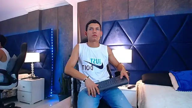 ThiagoFerrer  online show from June 26, 2026, 4:50 am