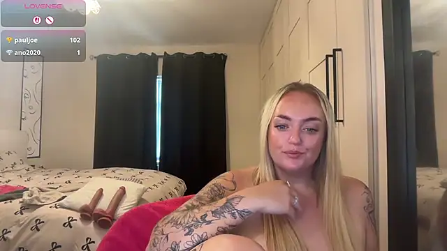CurvyWetWife online show from June 29, 2026, 10:15 am