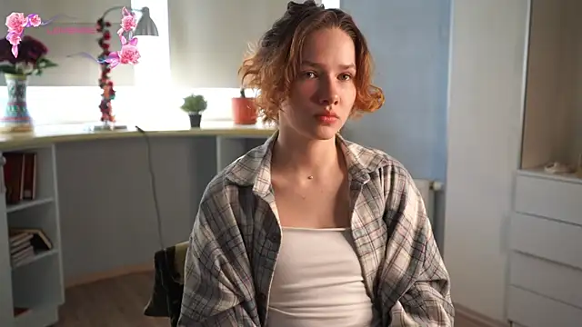 TatianaCichocki online show from June 23, 2026, 2:48 pm