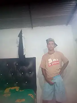soymartinez2004 online show from June 7, 2026, 1:43 am