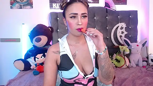 lunabritton online show from July 18, 2026, 3:54 am