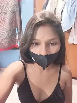 Naughty-Savi online show from June 17, 2026, 6:31 pm