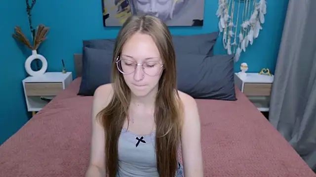 Calista Everleig online show from July 6, 2026, 10:45 am