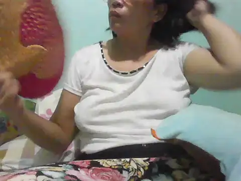 momshe2026 online show from July 1, 2026, 1:34 pm
