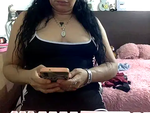 Snapshot of mommy-flabia chatting on July 1, 2026, 2:13 am mommy-flabia online show from July 1, 2026, 2:13 am