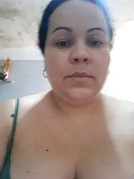 Snapshot of Latimida chatting on August 3, 2026, 6:33 pm Latimida online show from August 3, 2026, 6:33 pm