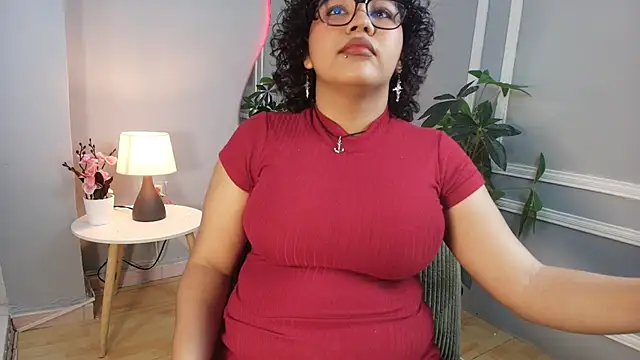 Snapshot of Kristal_donne chatting on June 17, 2026, 12:07 pm Kristal donne online show from June 17, 2026, 12:07 pm