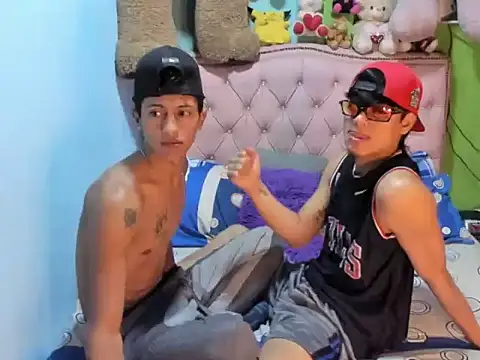 sexy guys23 online show from June 8, 2026, 1:28 am