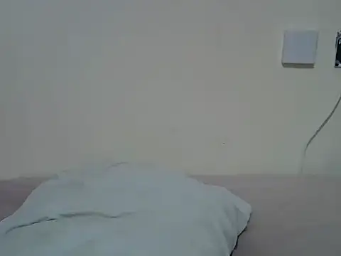 creamypetite online show from June 17, 2026, 5:36 pm