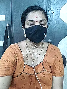 Snapshot of Leela_555 chatting on June 18, 2026, 1:06 am Leela 555 online show from June 18, 2026, 1:06 am