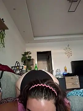 CurvyyMomy online show from July 11, 2026, 6:10 pm