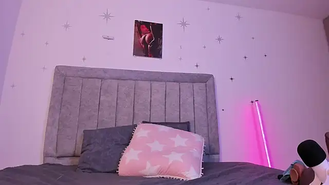 DannaRobers online show from July 2, 2026, 3:23 am