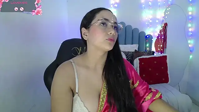 Snapshot of farah_samira chatting on June 29, 2026, 11:54 am farah samira online show from June 29, 2026, 11:54 am