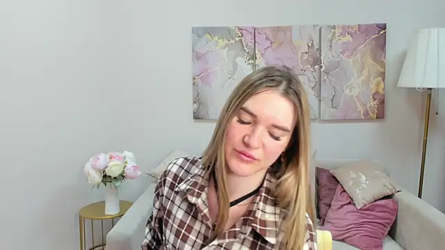 RoxyReignn online show from June 7, 2026, 10:24 pm