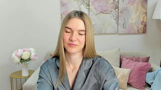 RoxyReignn online show from June 11, 2026, 2:53 am