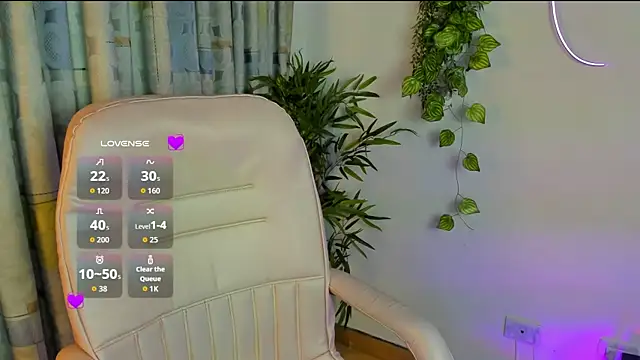 Zoe Queens online show from July 13, 2026, 12:30 pm