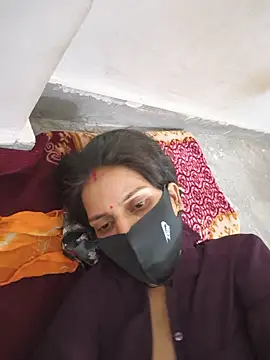 Snapshot of Neha-ji chatting on June 2, 2026, 6:32 pm Neha-ji online show from June 2, 2026, 6:32 pm