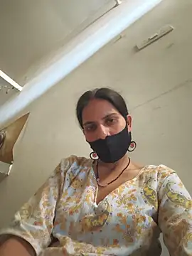 Snapshot of Neha-ji chatting on June 29, 2026, 3:35 am Neha-ji online show from June 29, 2026, 3:35 am