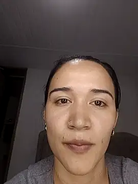 Snapshot of DaniRivers_ chatting on July 1, 2026, 7:24 pm DaniRivers online show from July 1, 2026, 7:24 pm