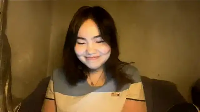 Snapshot of Molly_Teddy chatting on May 31, 2026, 7:37 pm Molly Teddy online show from May 31, 2026, 7:37 pm
