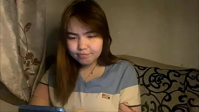 Snapshot of Molly_Teddy chatting on June 4, 2026, 2:23 pm Molly Teddy online show from June 4, 2026, 2:23 pm